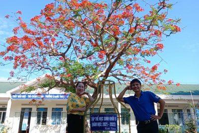 Chùm ảnh dễ thương của cô trò trường Đông Hiệp